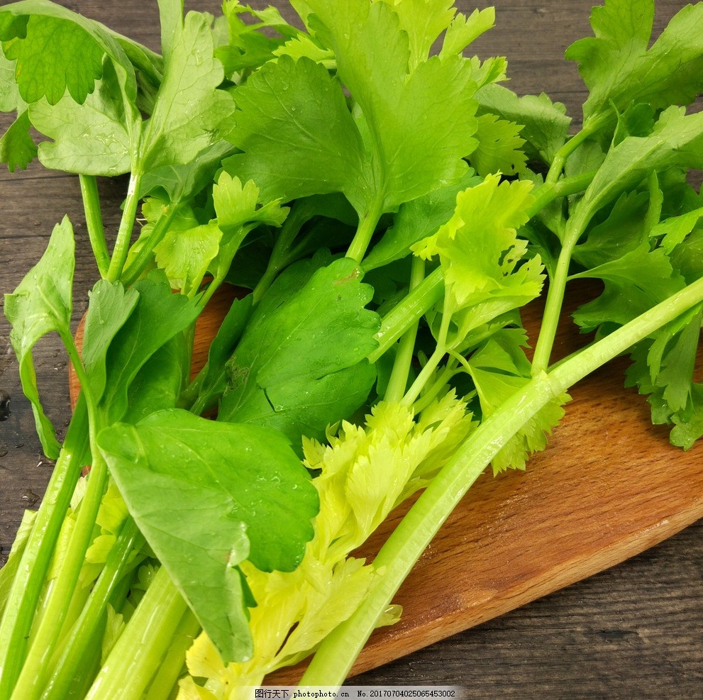 河南尉氏：立异直播助农方式破解出售难题