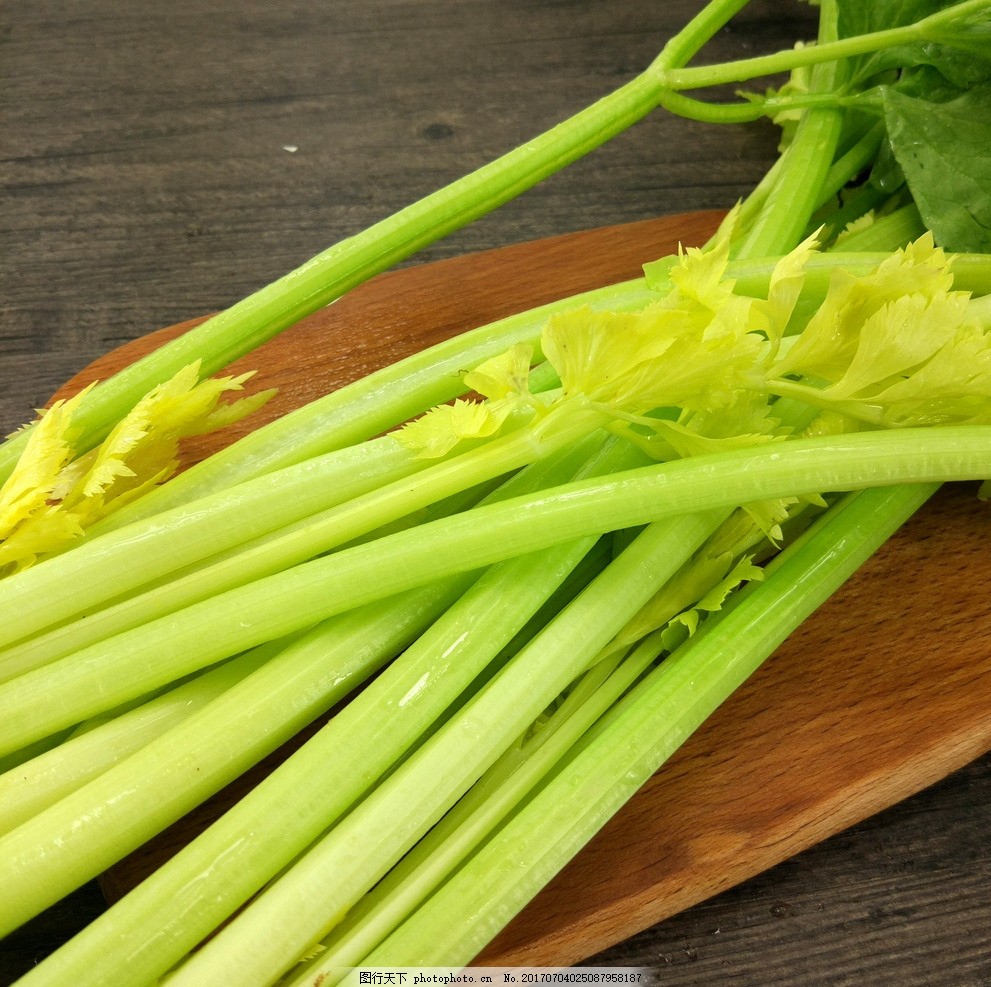 2万吨500户！“芹”劳致富有门路&nbsp; &nbsp;即墨金口镇1500亩芹菜迎来收获季