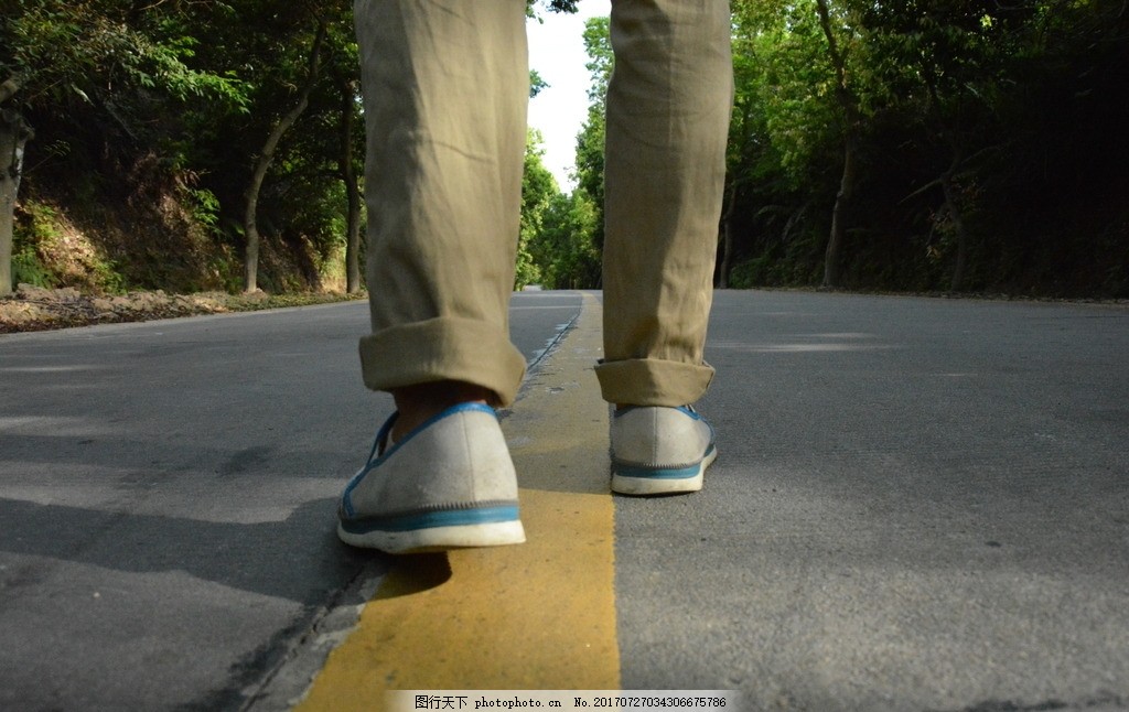在路上的脚步