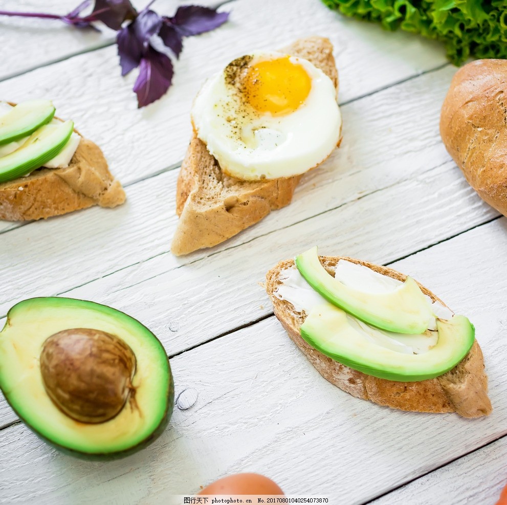 早餐,牛油果 煎鸡蛋 面包 健康早餐 营养早餐 美